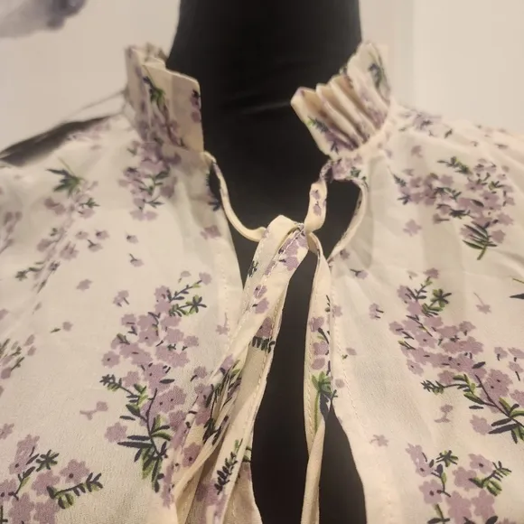 [Nasty Gal]- BRAND NEW size 02 keyhole smocked layered dress,  purple 💜flowers.