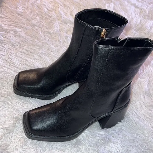 Nasty Gal Platform ankle boots size 9 Brand New