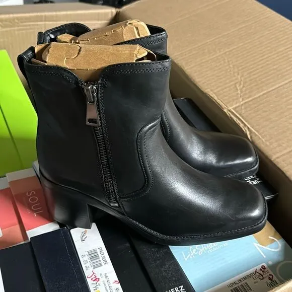 Naturalizer Emmy Block Heel Bootie in Black Leather (WIDE)
