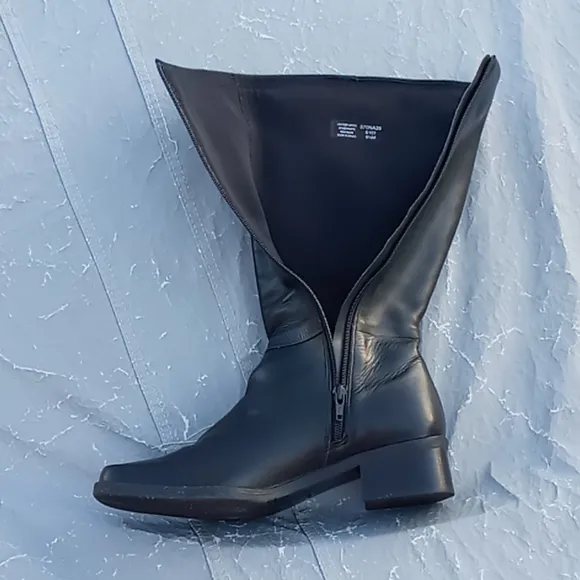 Naturalizer Ladies Leather Boots 👢