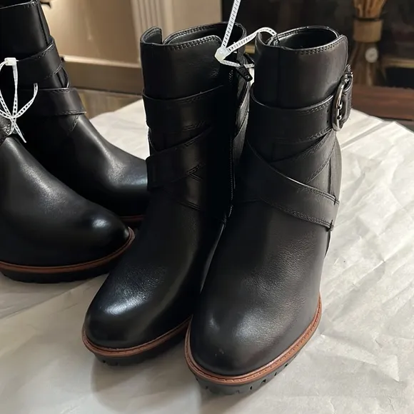 NaturalizerLyra Leather Water Repellent Lug Sole Boots
