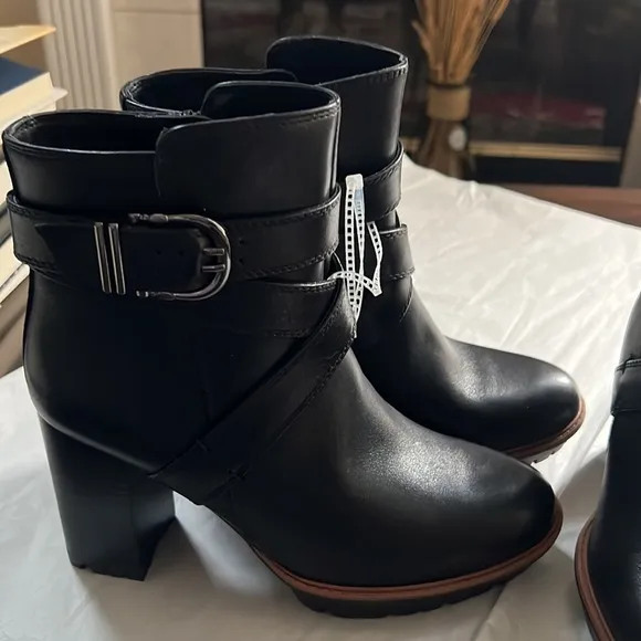 NaturalizerLyra Leather Water Repellent Lug Sole Boots
