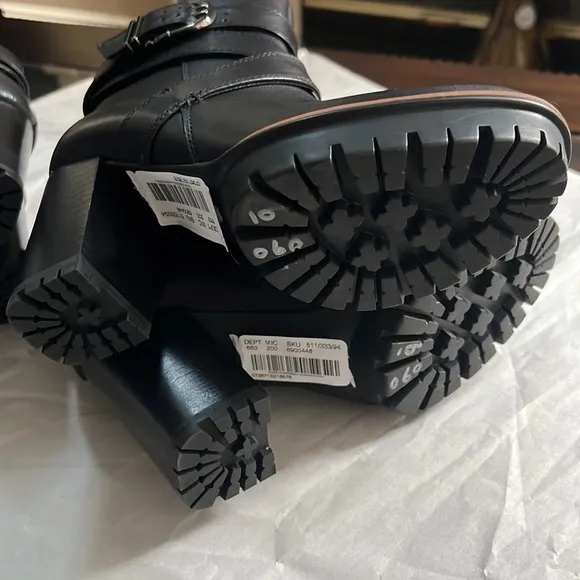 NaturalizerLyra Leather Water Repellent Lug Sole Boots