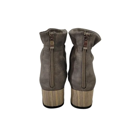 New Antelope Gigi Gray Leather Ankle Boots