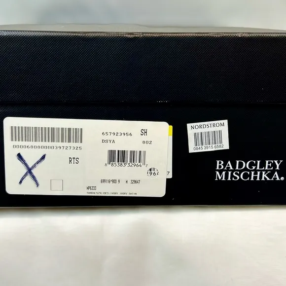 New Badgley Mischka Tess Ivory Satin Womens Heels / Sz 9 / Floor sample