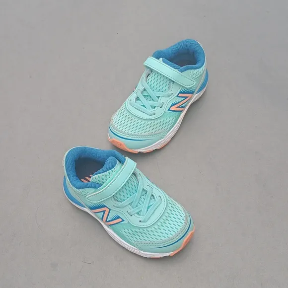 New Balance Toddler Girls 680v6 Running Shoes A680LL6