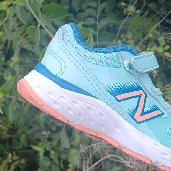 New Balance Toddler Girls 680v6 Running Shoes A680LL6