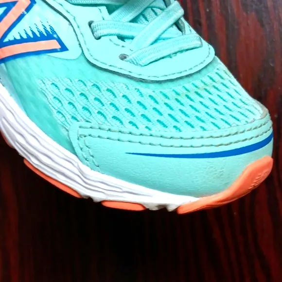 New Balance Toddler Girls 680v6 Running Shoes A680LL6