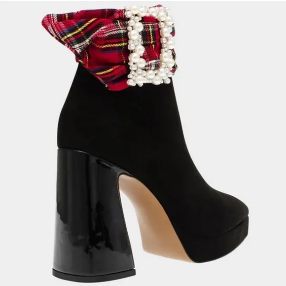 🌸NEW BETSEY JOHNSON ANKLE BOOTS Sz 8.5 WITH BOX.