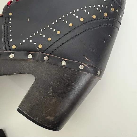 NEW Burberry Studded Ankle Boots Black Leather Riveted Lace Up Clogs Size 40
