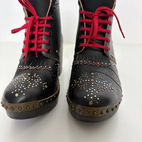 NEW Burberry Studded Ankle Boots Black Leather Riveted Lace Up Clogs Size 40