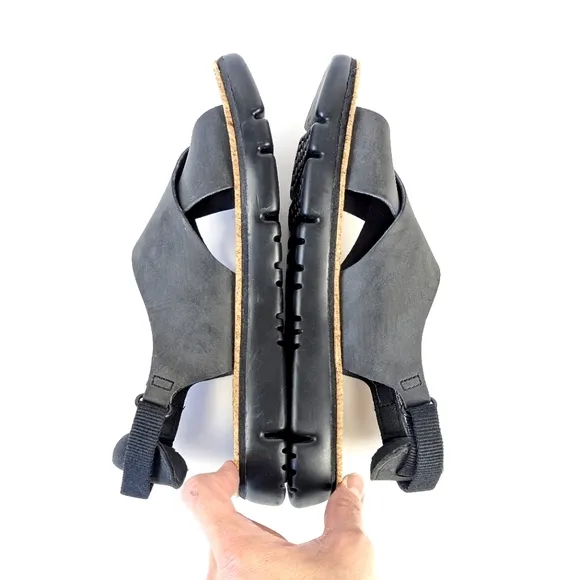NEW Camper Oruga Lug Sole Adjustable Sandal Black Size 9 (39)