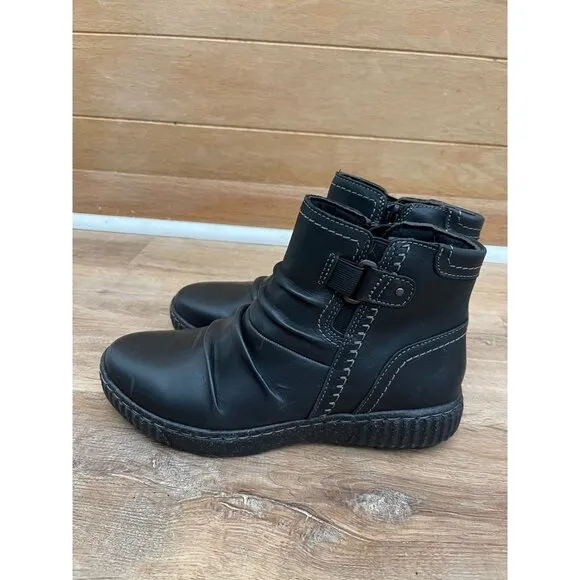 NEW Clarks Womens Black Leather Ankle Boots With Side Zipper &amp; Buckle Detail