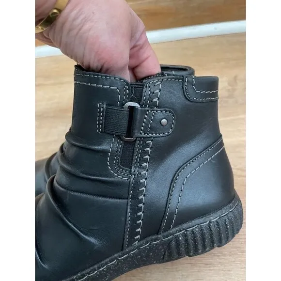 NEW Clarks Womens Black Leather Ankle Boots With Side Zipper &amp; Buckle Detail