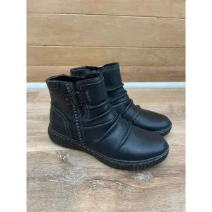 NEW Clarks Womens Black Leather Ankle Boots With Side Zipper &amp; Buckle Detail