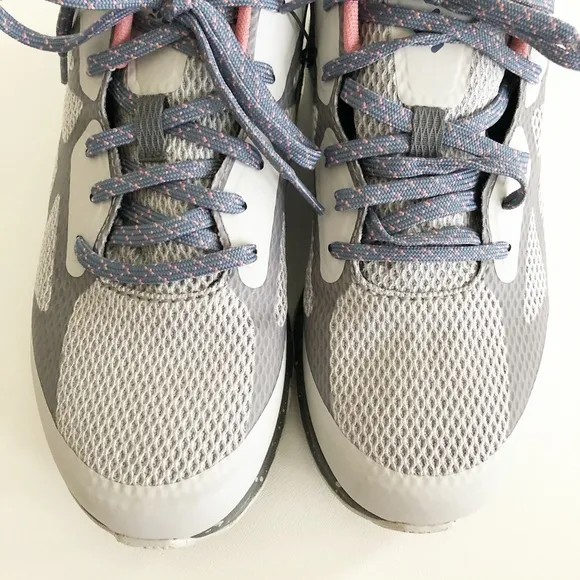 NEW Columbia Women's Vitess OutDry Hiking Shoes