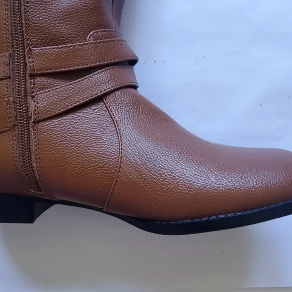 New Comfortview Janis Leather Brown Knee-High Boots with Buckle Detail Size 7.5