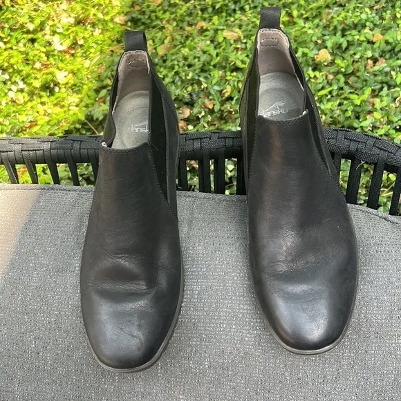 New ▶️ Dansko ◀️ black leather Louisa bootie 38