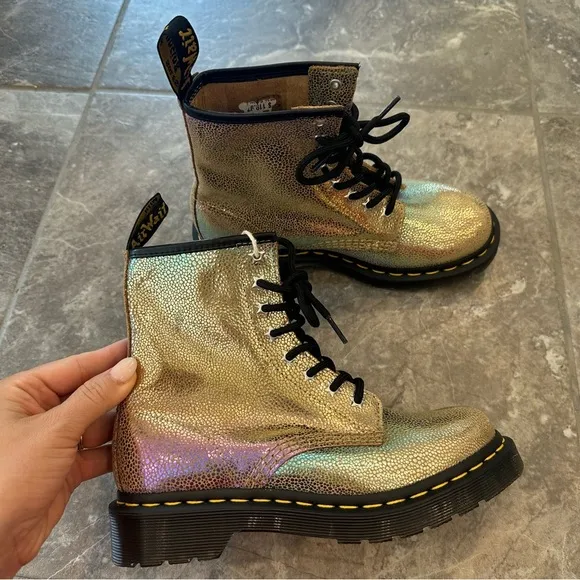 NEW Dr. Martens Women's 1460 Sand Rainbow Ray Boots size 5