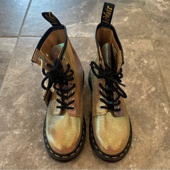 NEW Dr. Martens Women's 1460 Sand Rainbow Ray Boots size 5