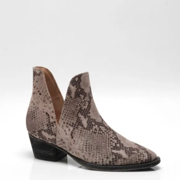 NEW Free People Animal Charm Double V Python Ankle Boots. Size 9
