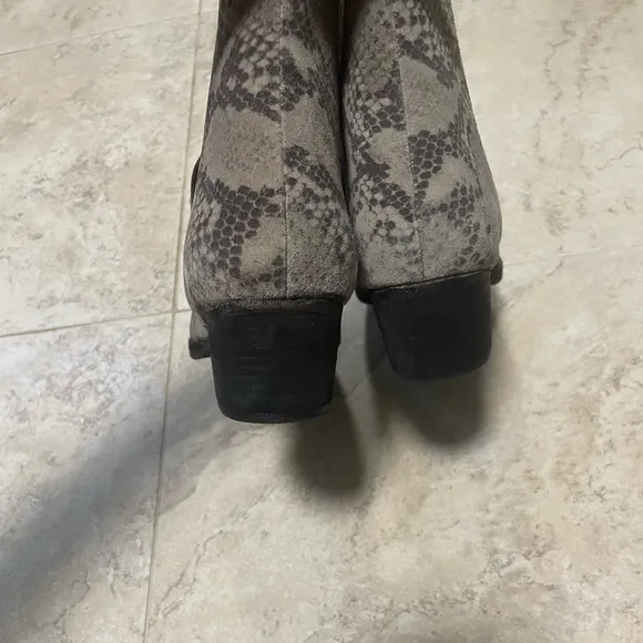 NEW Free People Animal Charm Double V Python Ankle Boots. Size 9