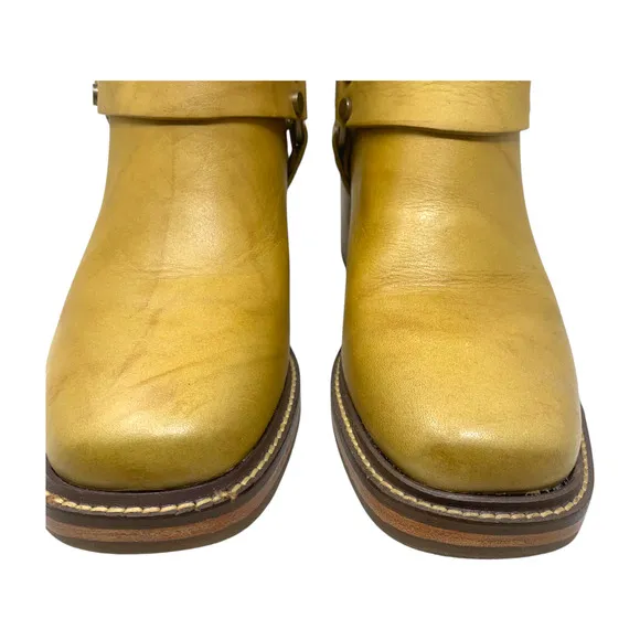 New Frye Kate Harness Pull On Motorcycle Boots Banana Women's Sz 9 Boxed