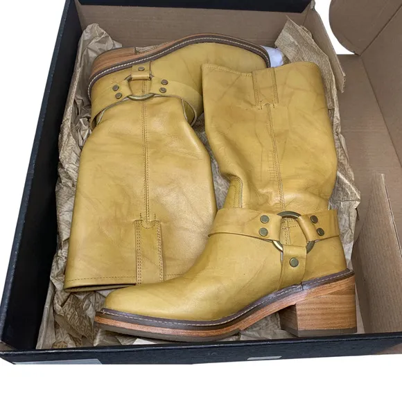 New Frye Kate Harness Pull On Motorcycle Boots Banana Women's Sz 9 Boxed