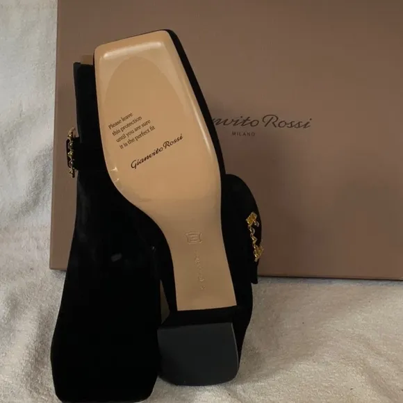 NEW GIANVITO ROSSI Black Velvet Ankle Boots