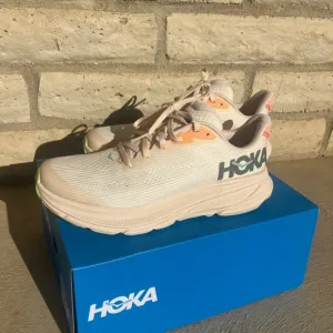 New Hoka One One Youth Clifton 9 Shoes