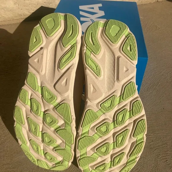 New Hoka One One Youth Clifton 9 Shoes