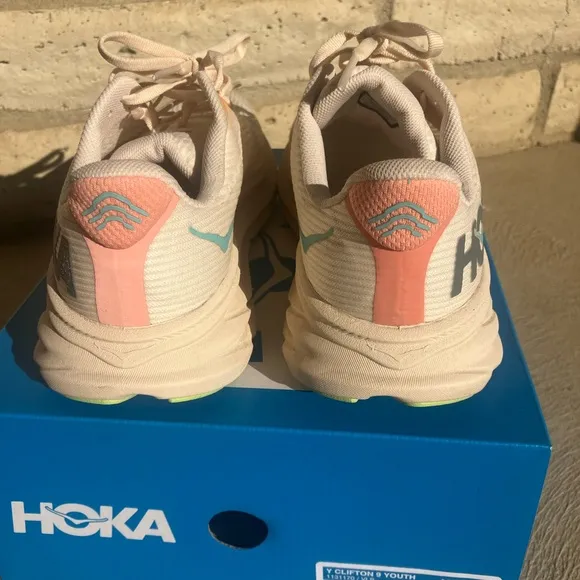 New Hoka One One Youth Clifton 9 Shoes