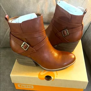 New in Box Korks Women's Brown Ankle Boots