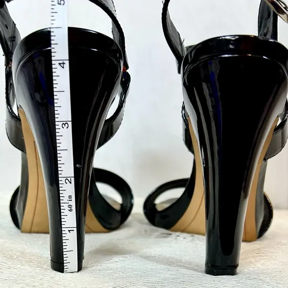 NEW Karl Lagerfeld Paris Women's Cieone Patent Leather Sandals Black Sz 7