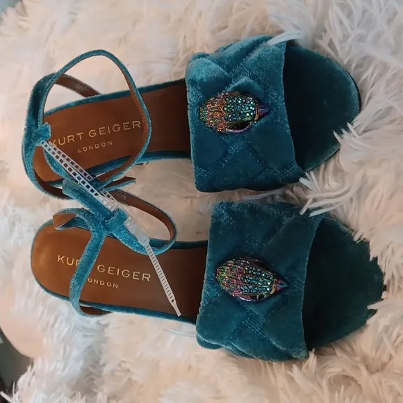 NEW Kurt Geiger Kensington London Rainbow Eagle Teal Quilted Stylish High Heels