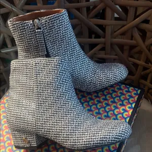 New Kurt Geiger London Mini Burlington Girls Rhinestone Boots 13M NWB