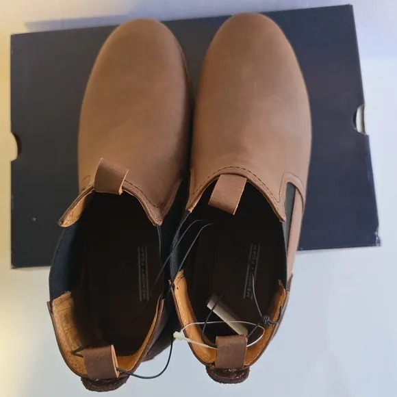 New Men's Size 11M Lucas Memory Foam Insole Pull-On Chukka Brown Leather Boot