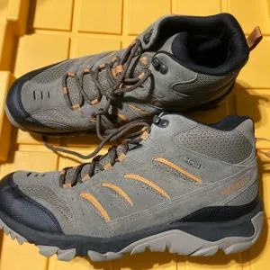 New Merrell   boots Men’s size 12 color multi