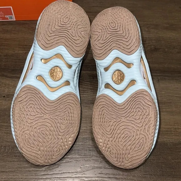 New! Nike Women's Cosmic Unity 3 Basketball Shoes