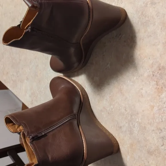 NEW no box Zodiac size 10 brown wedge ankle boots booties women's 4 in heel