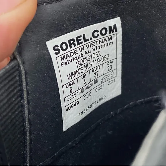 NEW Sorel Women’s Emelie Gray Black Two Tone Leather Ankle Boots Size 6