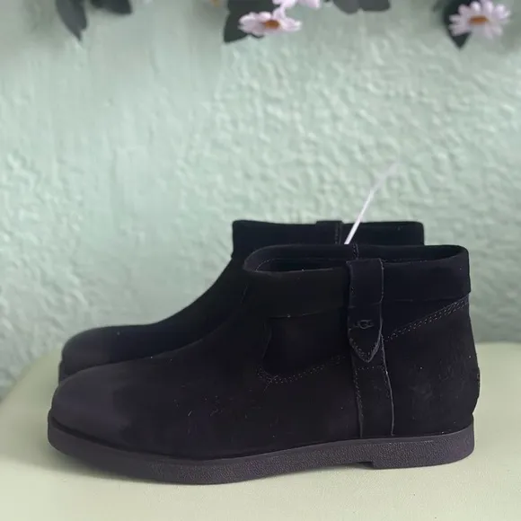 NEW UGG Josefene Cuff Suede Ankle Boots in Black sz 8