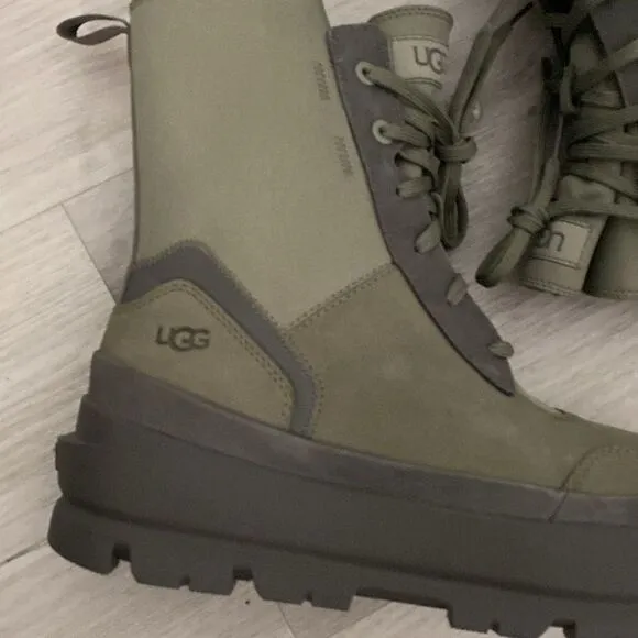 NEW- UGG- The Lug boot in moss green- Size 10