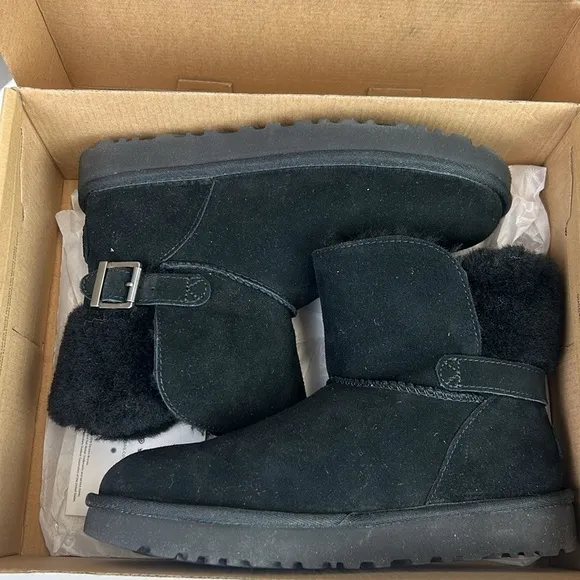 NEW UGG Women’s Black Karel Boots Size 7 w/ Box
