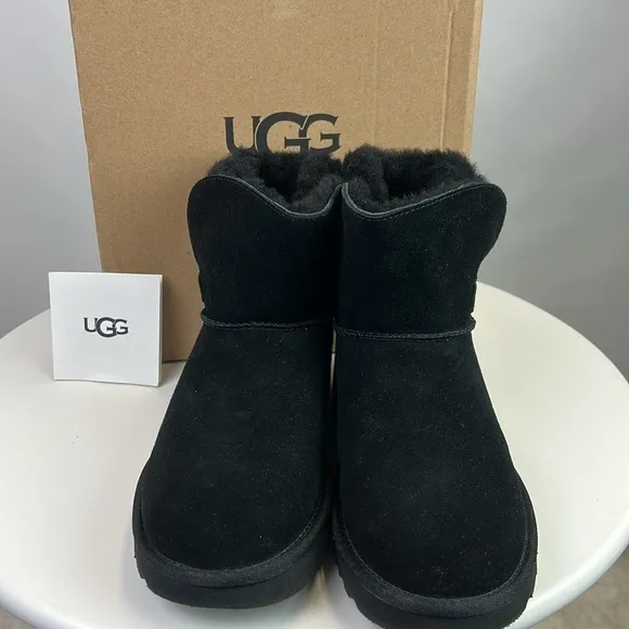 NEW UGG Women’s Black Karel Boots Size 7 w/ Box