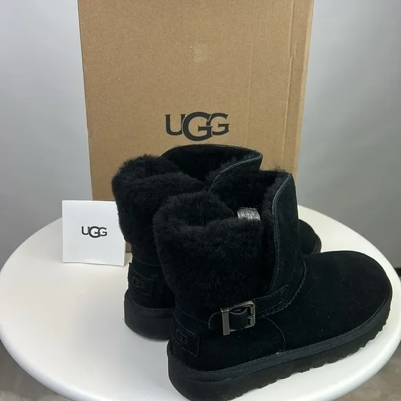 NEW UGG Women’s Black Karel Boots Size 7 w/ Box
