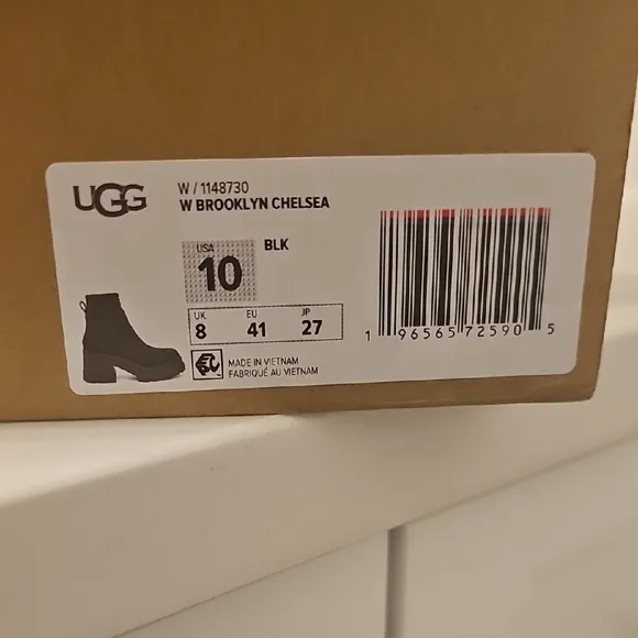NEW - UGG Women's Brooklyn Chelsea Black Ankle Boots - Shoe Box Optional