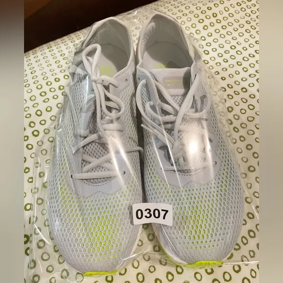 NEW Under Armor HOVR Sonic 4 Running Shoes Grey/White/Neon Green Men’s Size 12.