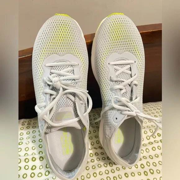 NEW Under Armor HOVR Sonic 4 Running Shoes Grey/White/Neon Green Men’s Size 12.