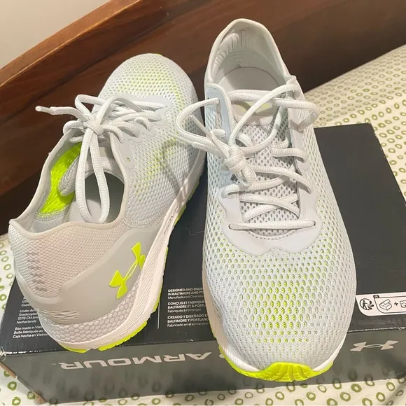 NEW Under Armor HOVR Sonic 4 Running Shoes Grey/White/Neon Green Men’s Size 12.